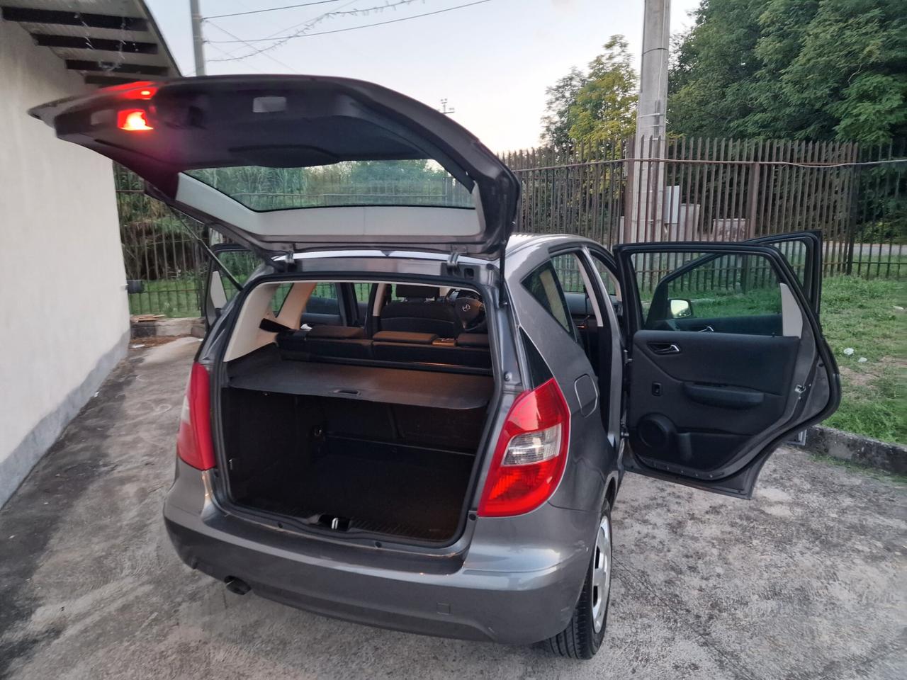 Mercedes A 160 CDI BlueEFFICIENCY Executive "neopatentati"