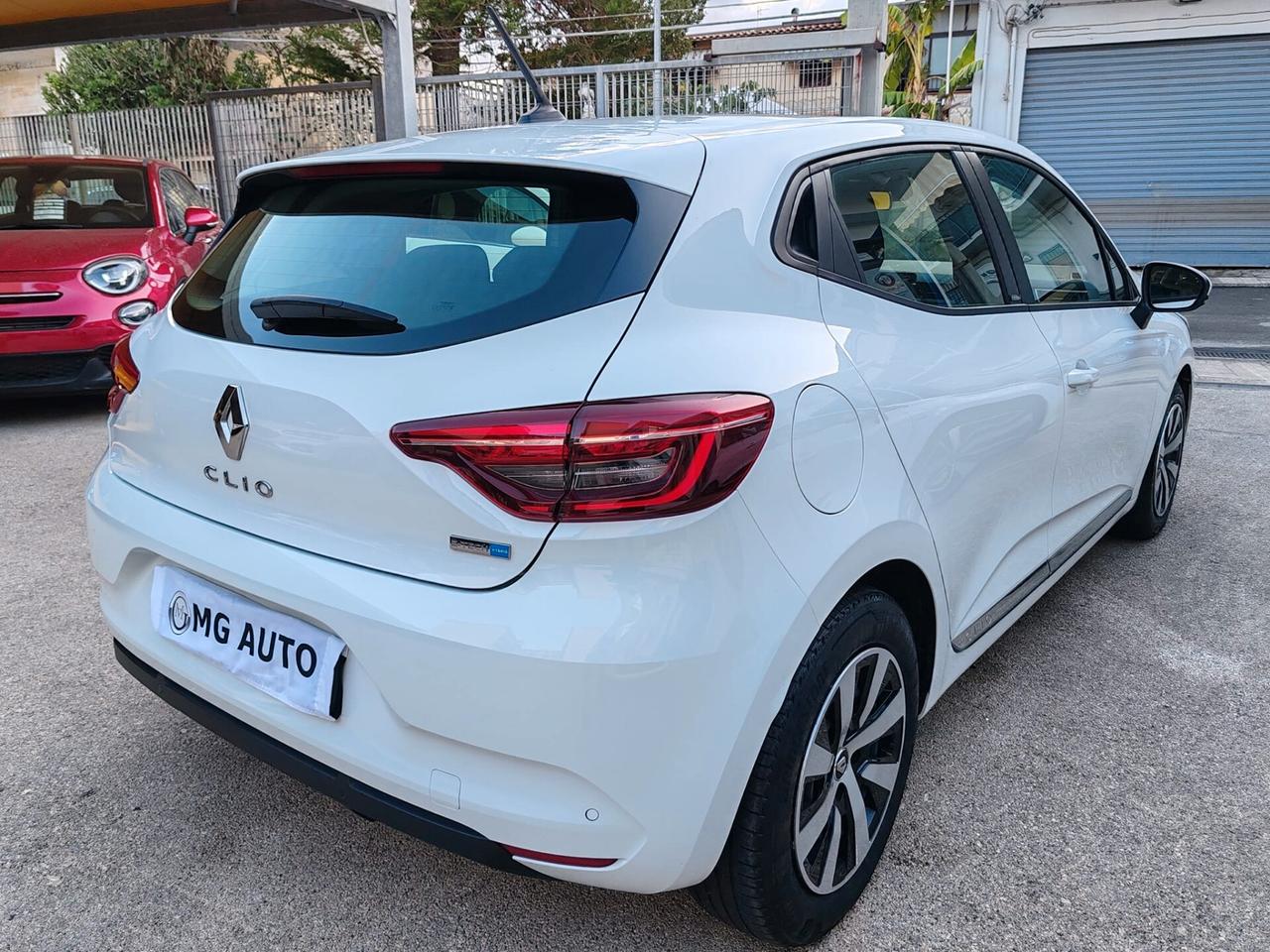 RENAULT CLIO 1.6 E-TECH HYBRID