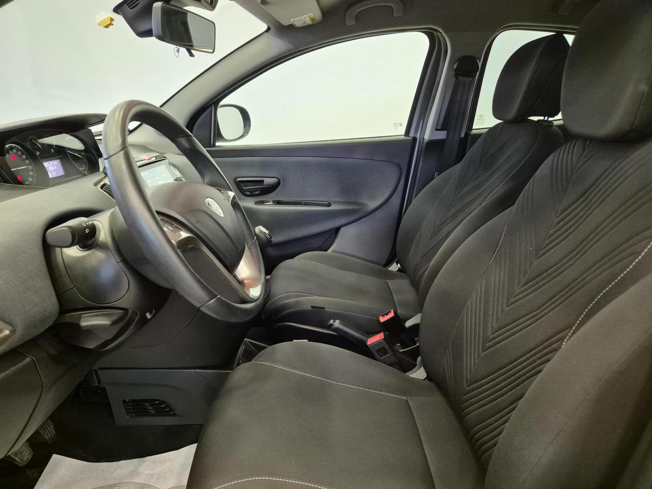 Lancia Ypsilon 1.0 hybrid Silver !! PREZZO REALE !! - NEOPATENTATI - Sens. Park. - Clima