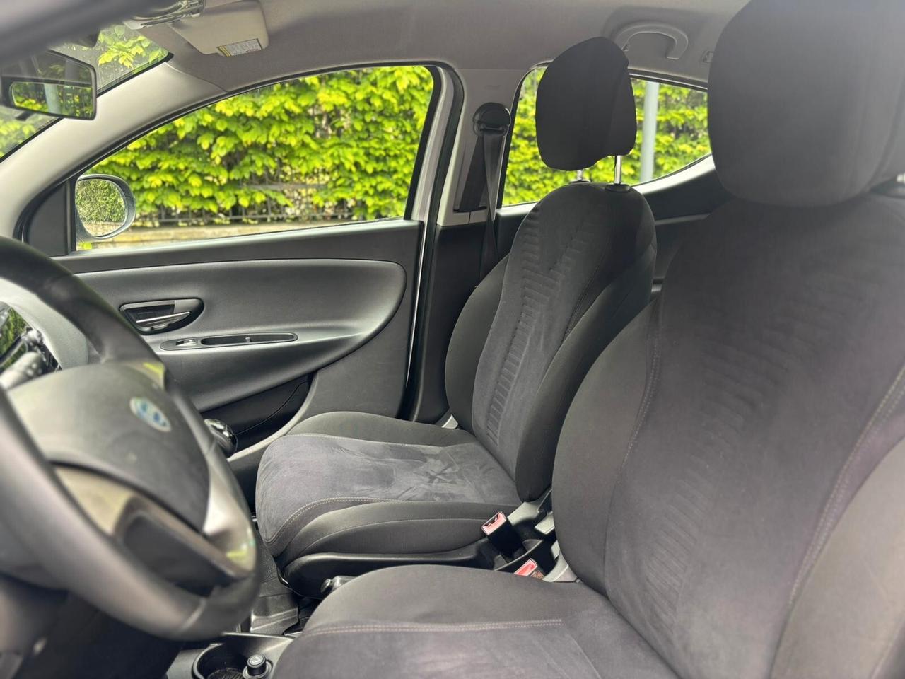 Lancia Ypsilon 1.2 69 CV 5 porte Gold