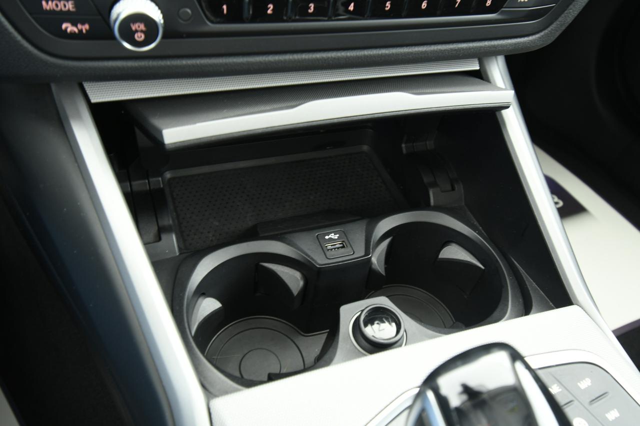 BMW 320d Touring mhev 48V xdrive Business Advantage auto APP CONNECT