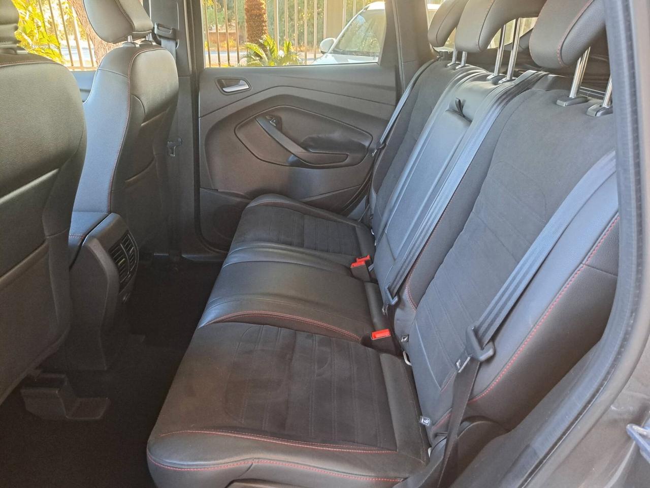 Ford Kuga 1.5 TDCI 120 CV S&S 2WD ST-Line