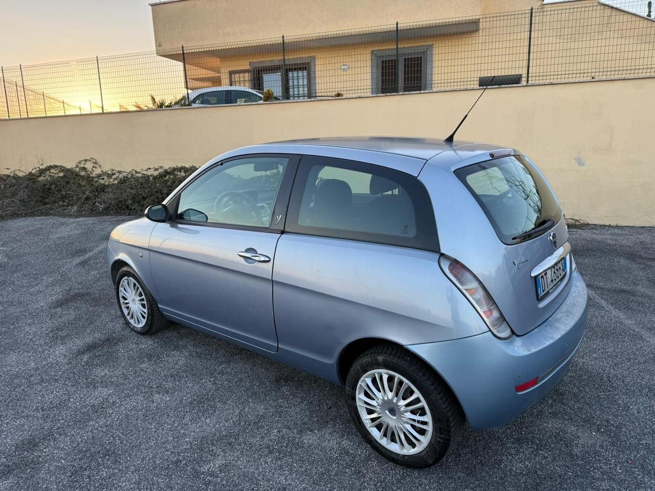 Lancia Ypsilon 1.3 MJT 90 CV Oro