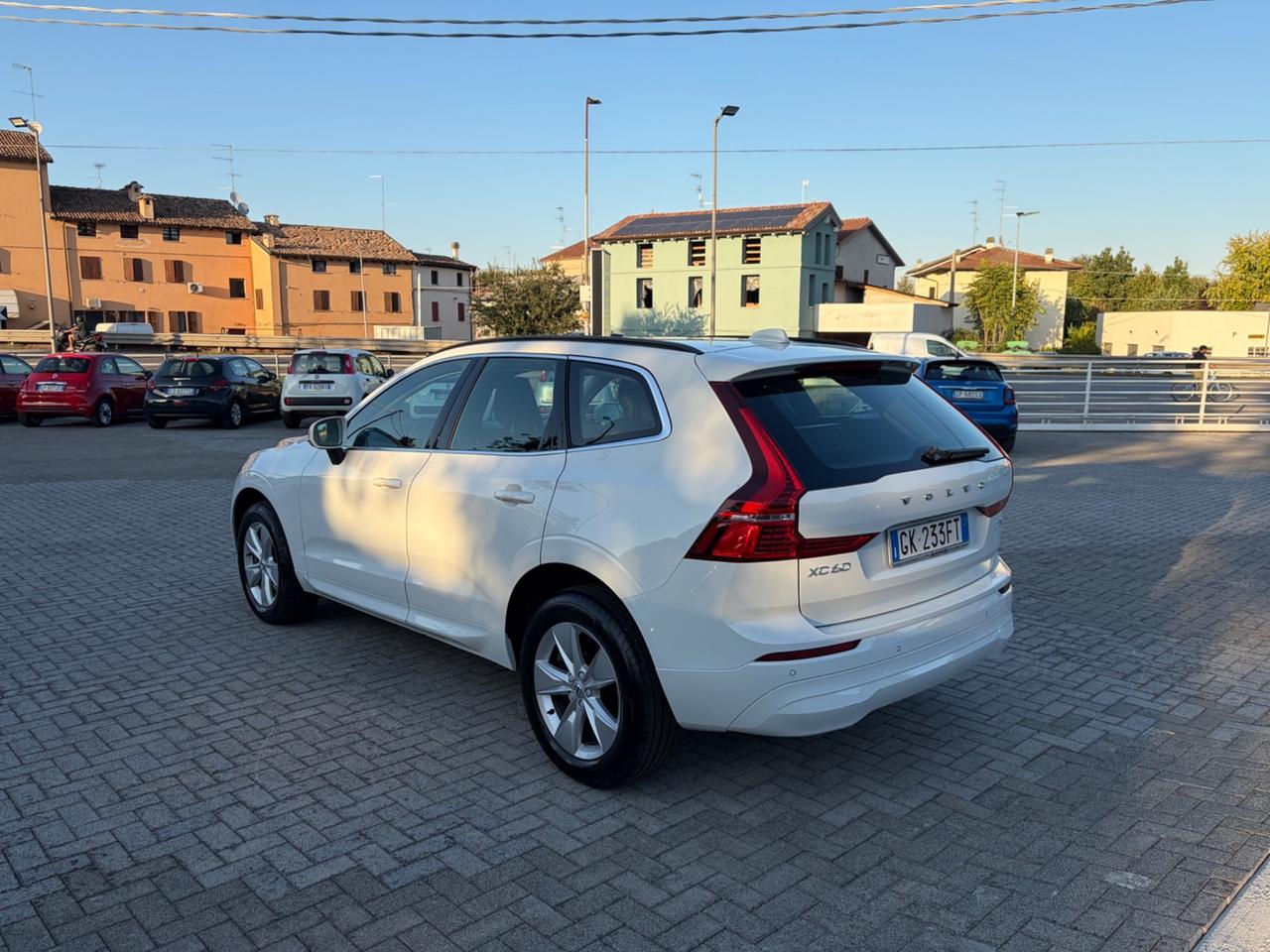 Volvo XC 60 XC60 B4 (d) AWD GEARTRONIC MOMENTUM PRO