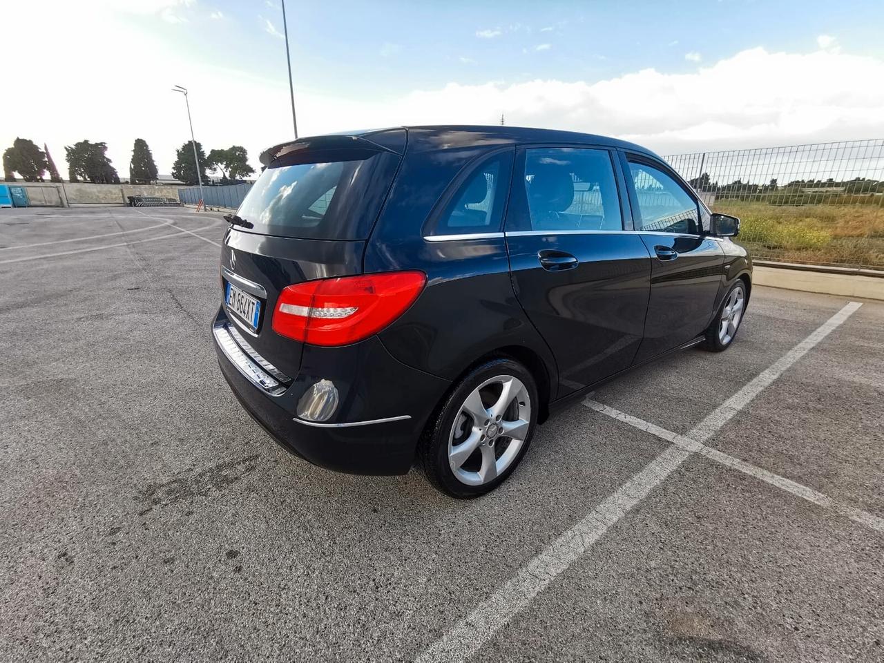 Mercedes-benz B 180 BlueEFFICIENCY Prem. TETTO/NAVIG