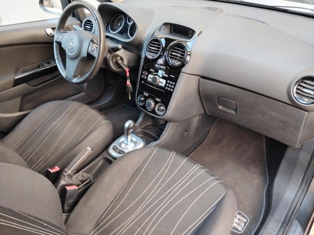 Opel Corsa 1.2 benzina automatica