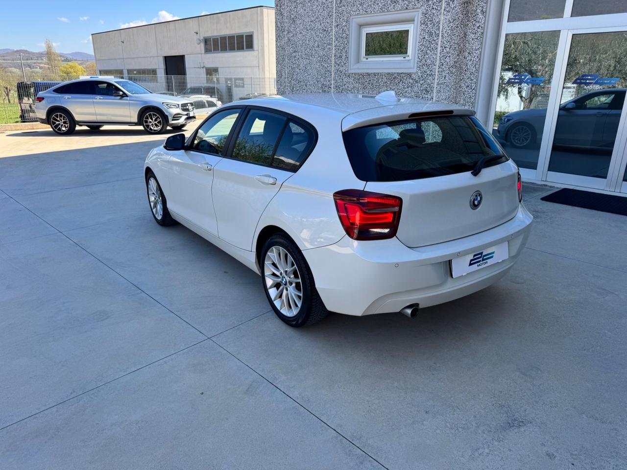 Bmw 118 118d 5p. Unique