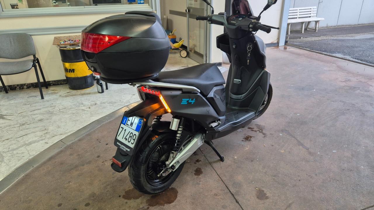 Lifan E4 Lux
