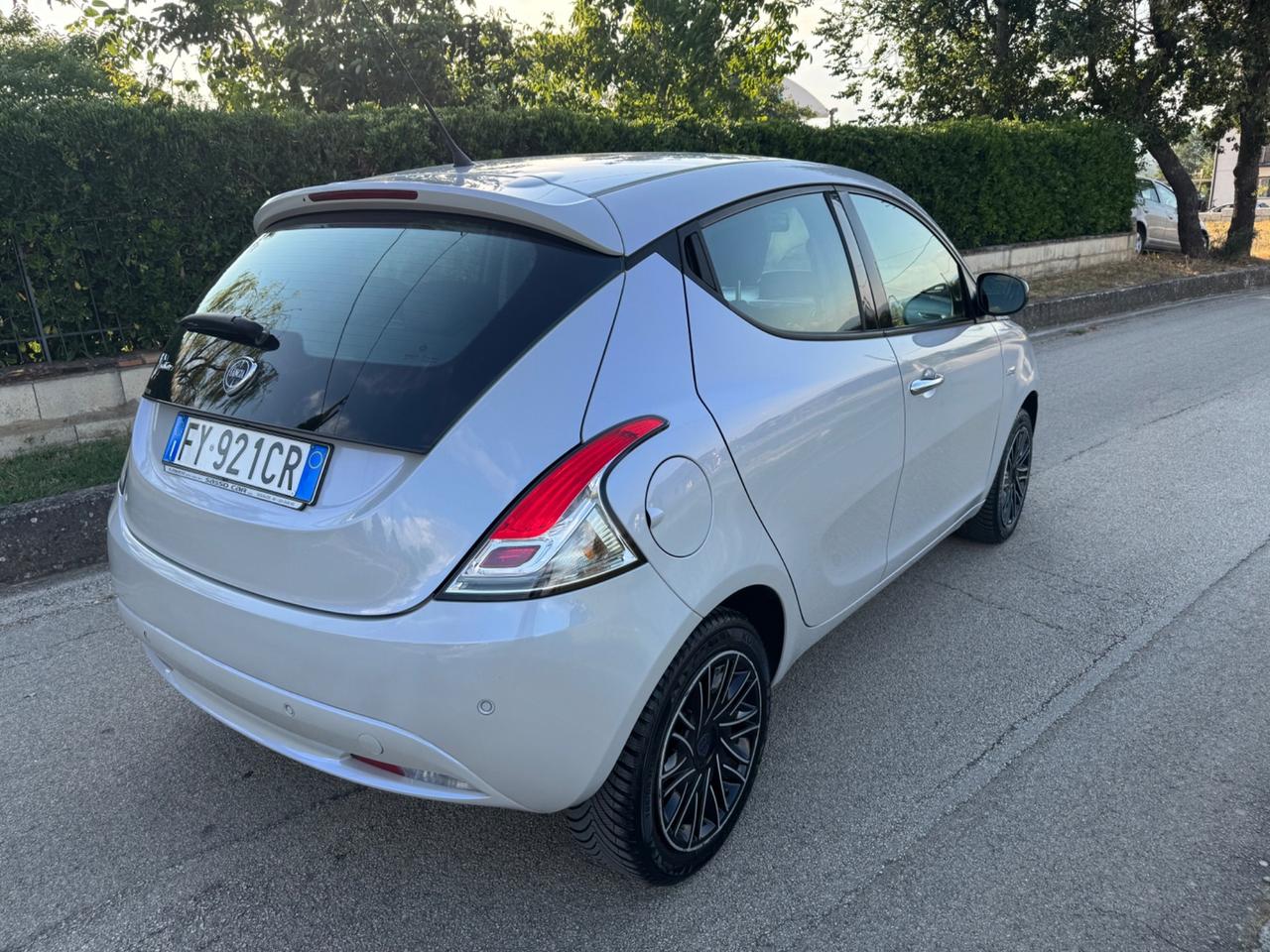 Lancia Ypsilon 1.2 69 CV 5 porte S&S Gold