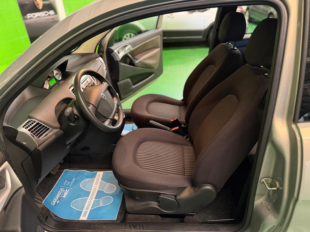 Lancia Ypsilon 1.4 16V Sport MomoDesign Automatica