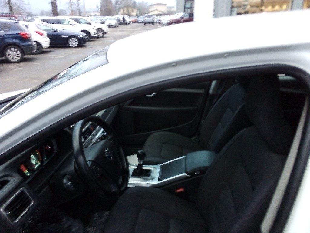 VOLVO V70 (2007-2016) V70 D2 Business