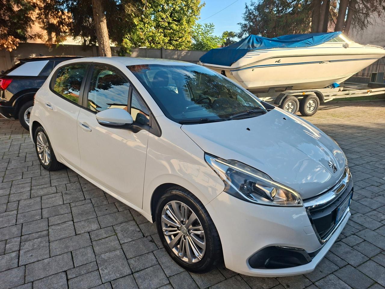 Peugeot 208 BlueHDi 75 5 porte EURO 6 - OK NEOPATENTATI