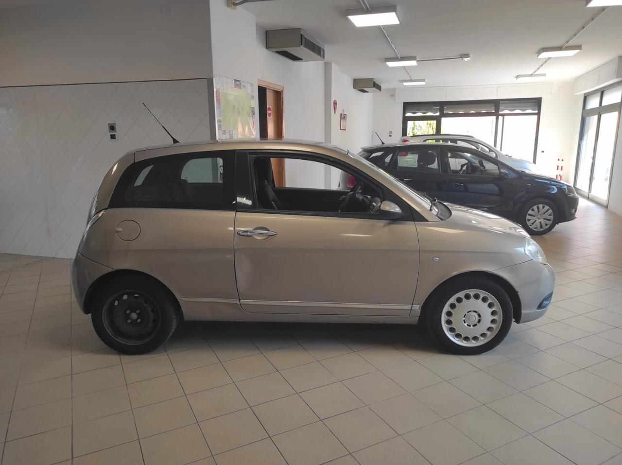 Lancia Ypsilon 1.2 Oro Giallo
