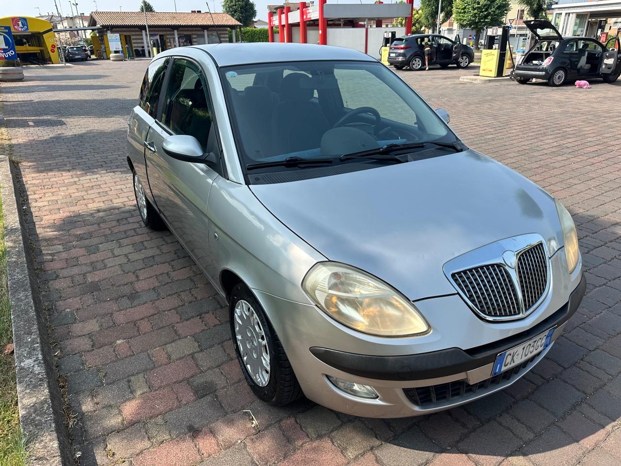 Lancia Ypsilon 1.2 benz NEOPATENTATI 2003