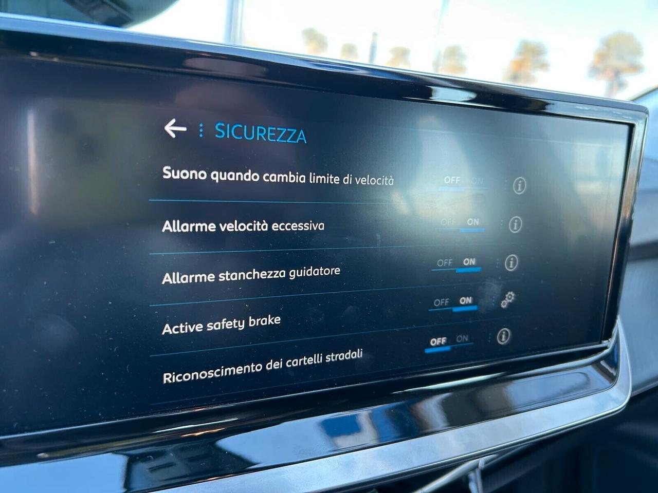 Peugeot 208 ACTIVE PureTech 100 5 porte KM 0