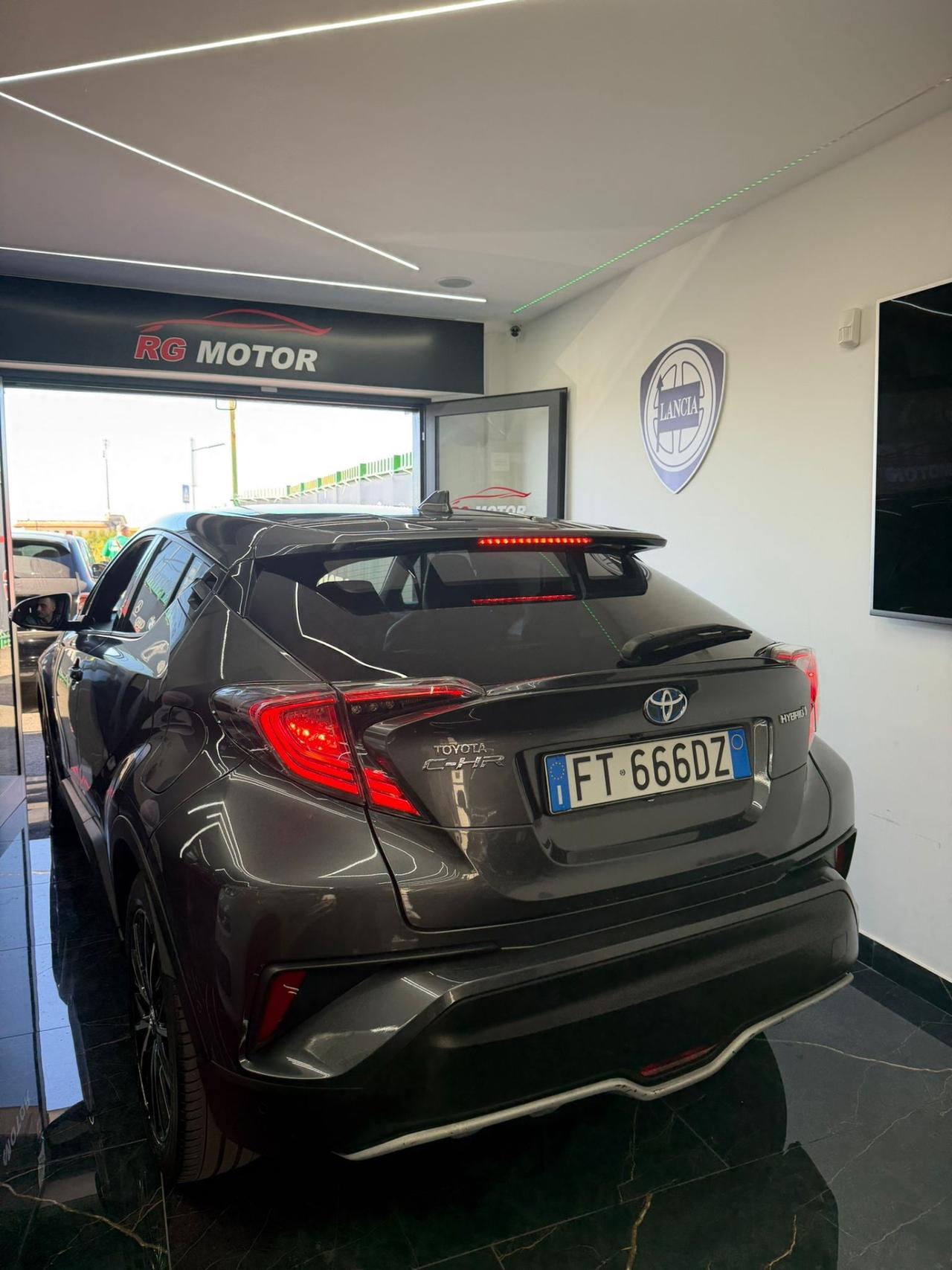 Toyota C-HR 1.8 Hybrid E-CVT Lounge