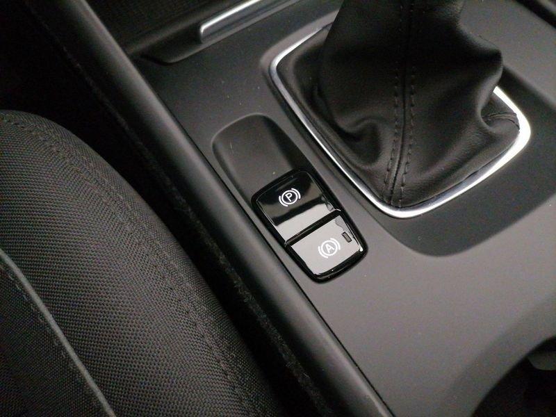 Volvo XC40 1.5 t3 Momentum 163cv my20