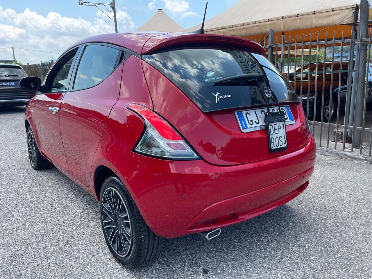 Lancia Ypsilon 1.0 FireFly 5 porte S&S Hybrid Ecochic Gold