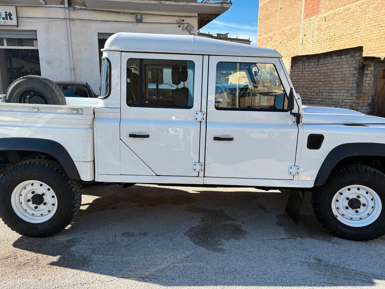 Land Rover Defender 130 2.2 TD4 Chassis Cab E