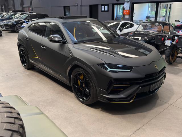 LAMBORGHINI Urus 4.0 Performante