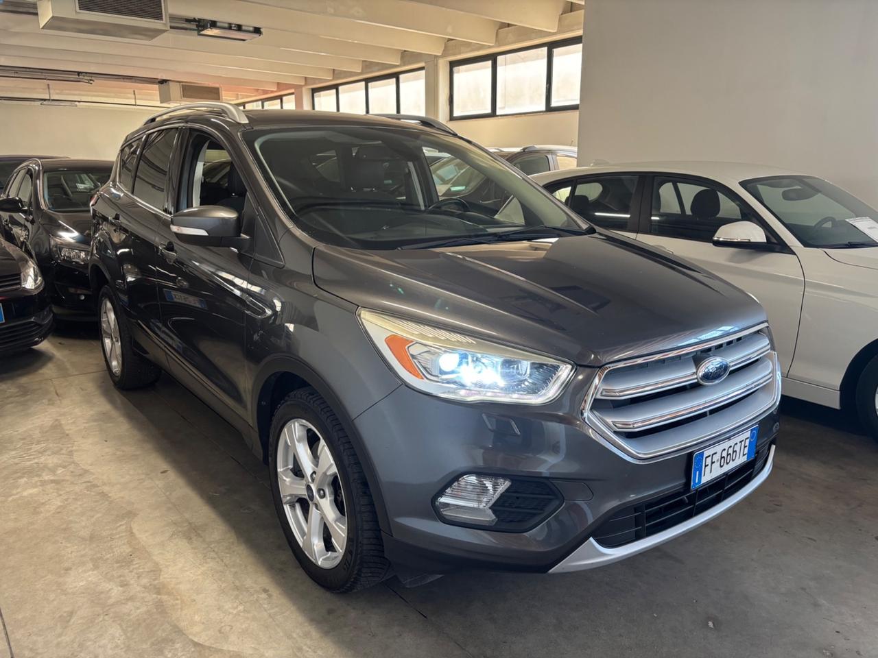 Ford Kuga 1.5 TDCI AUTOMATICA Powershift Titanium