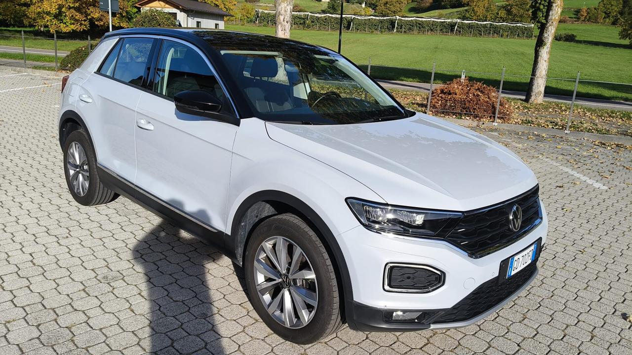 VOLKSWAGEN T-ROC 1.5 TSI 150CV MANUALE GANCIO TRAINO