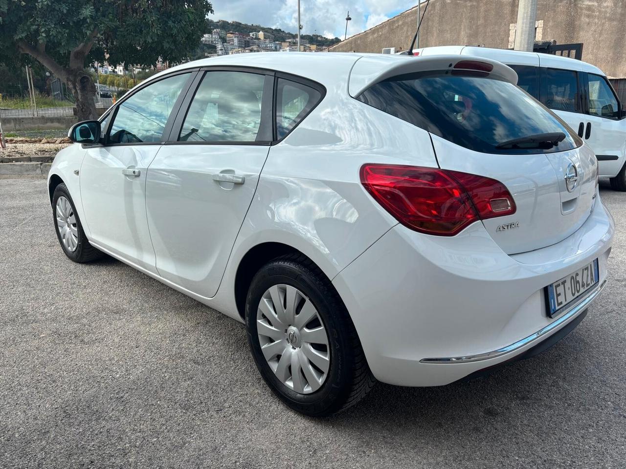 Opel Astra 1.7 CDTI 110CV 4 porte Cosmo