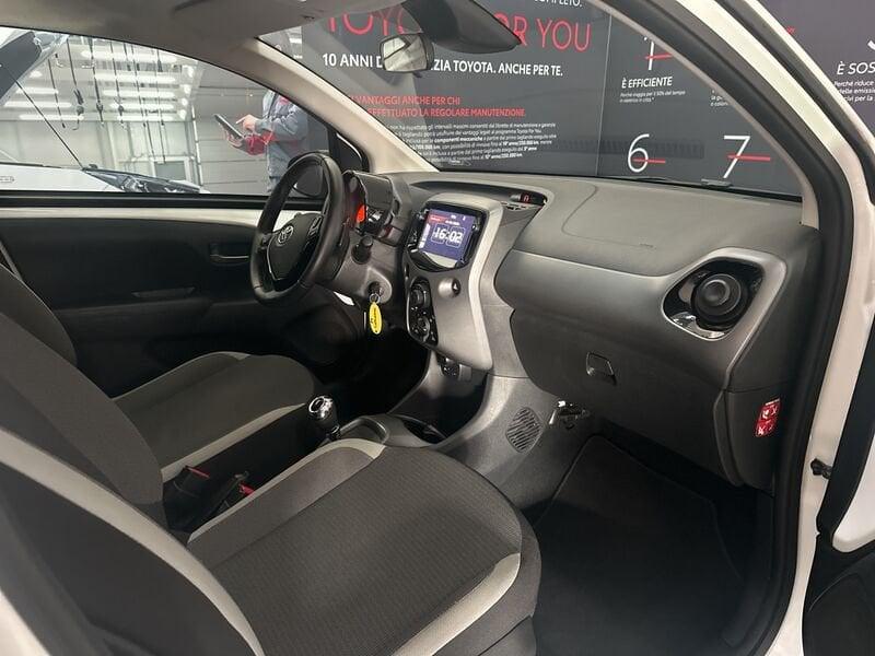 Toyota Aygo Connect 1.0 VVT-i 72 CV 5 porte x-play MMT