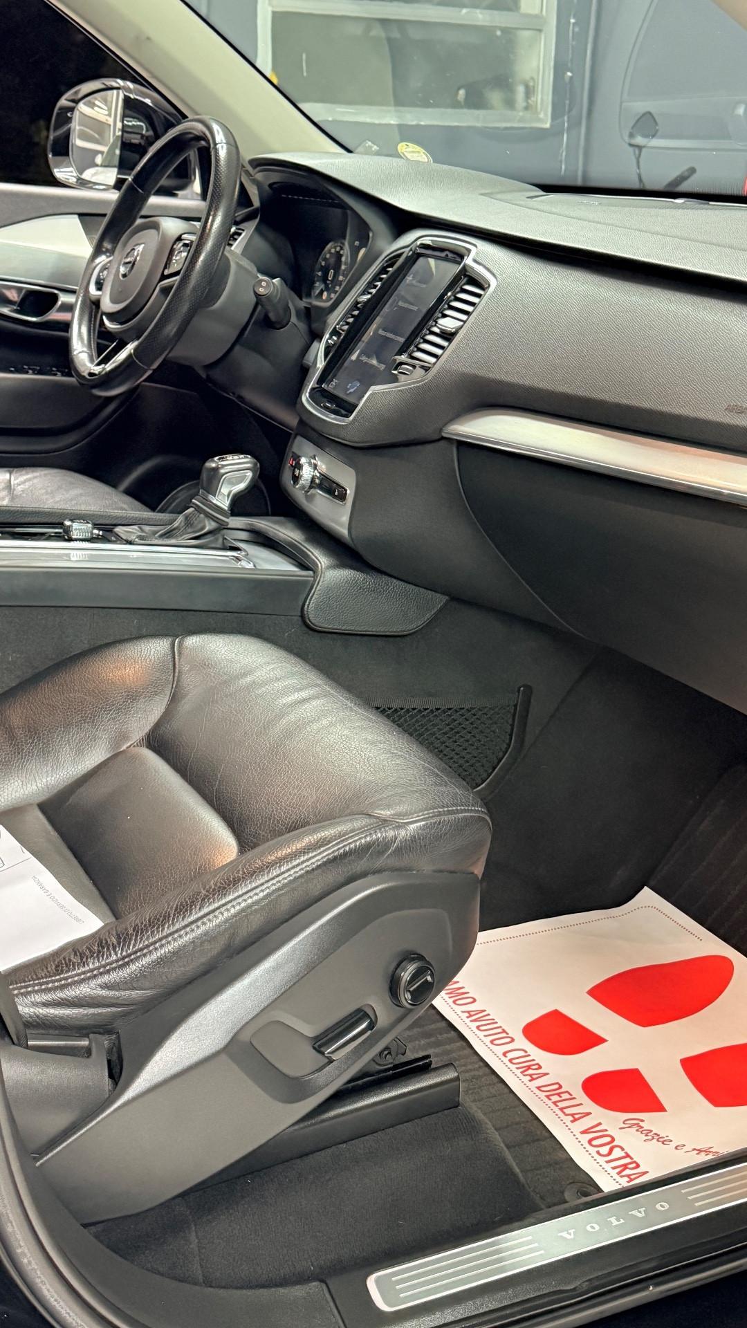 Volvo XC 90 XC90 B5 (d) AWD Geartronic 7 posti Inscription