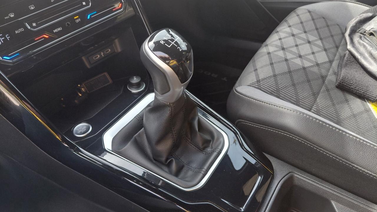 Promo Volkswagen T-Roc TSI R-Line Unicopr