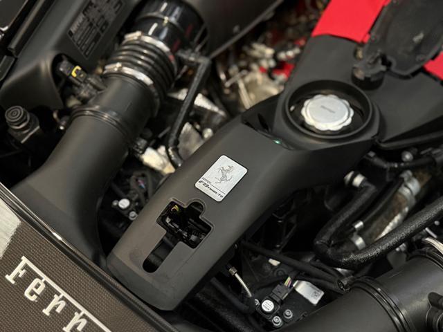 FERRARI F8 Tributo *CERCHIONI IN CARBONIO*