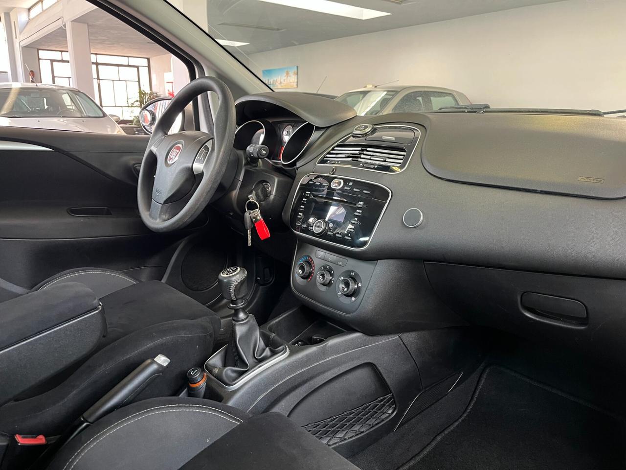 Fiat Punto 1.2cc LOUNGE 69cv EURO6B 5 P.TE - OK NEOPAT.