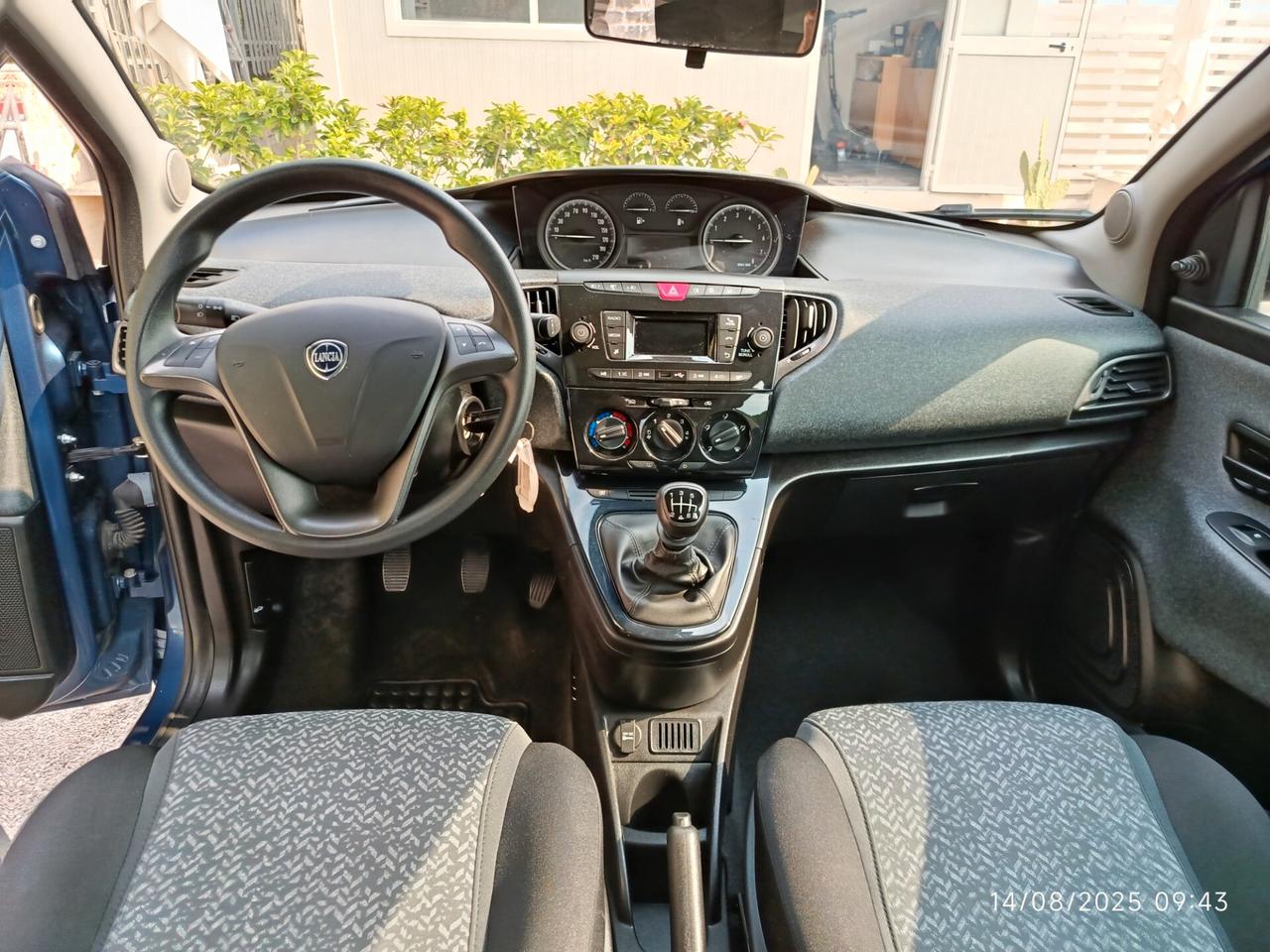Lancia Ypsilon 1.0 FireFly 5 porte S&S Hybrid Ecochic Silver