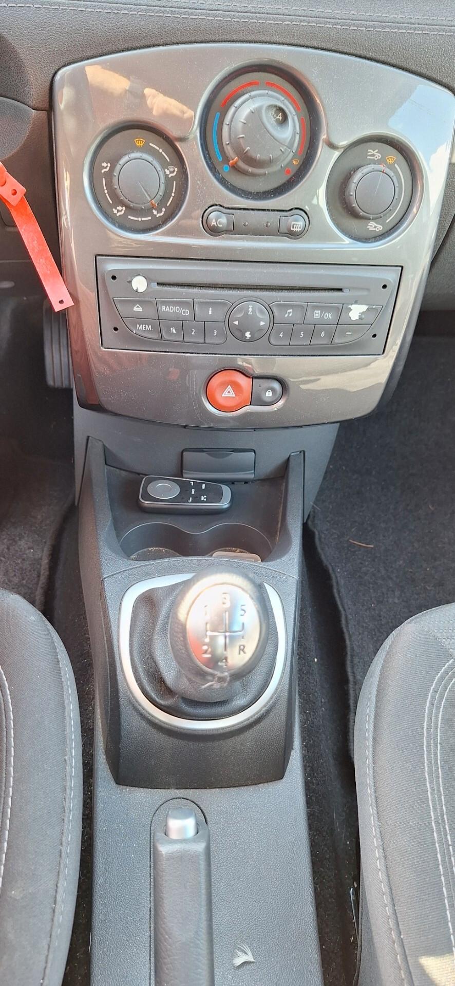 Renault Clio 1.2 16V 5 porte Dynamique