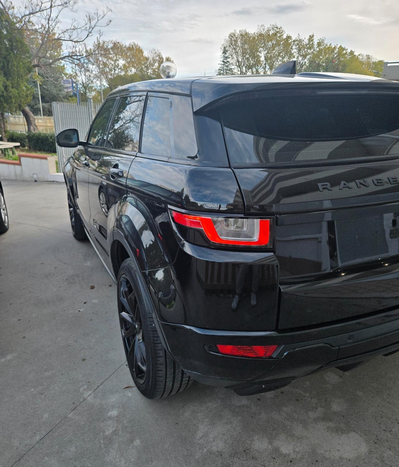 Range Rover Evoque 2.0 180cv Black Friday 2025