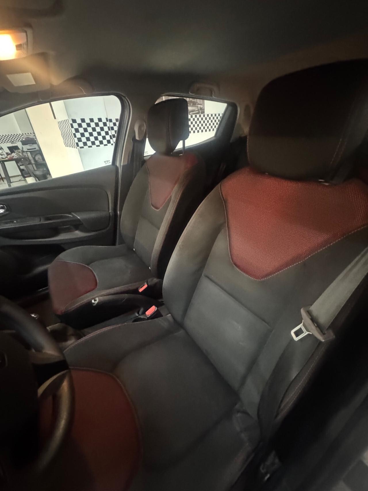 Clio 1.2 75CV GPL CASA MADRE