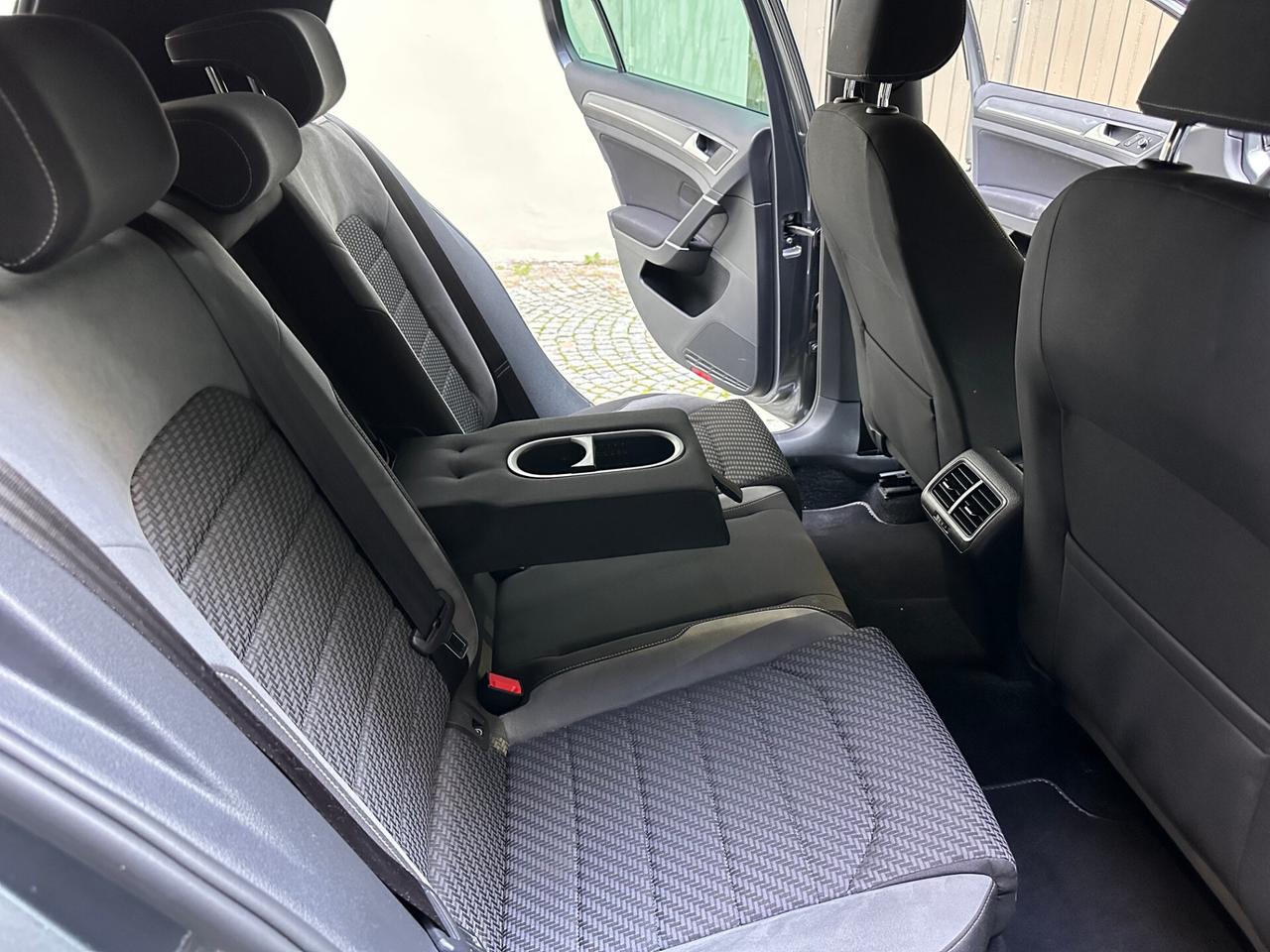 Volkswagen Golf 1.0 TSI *R-LINE*
