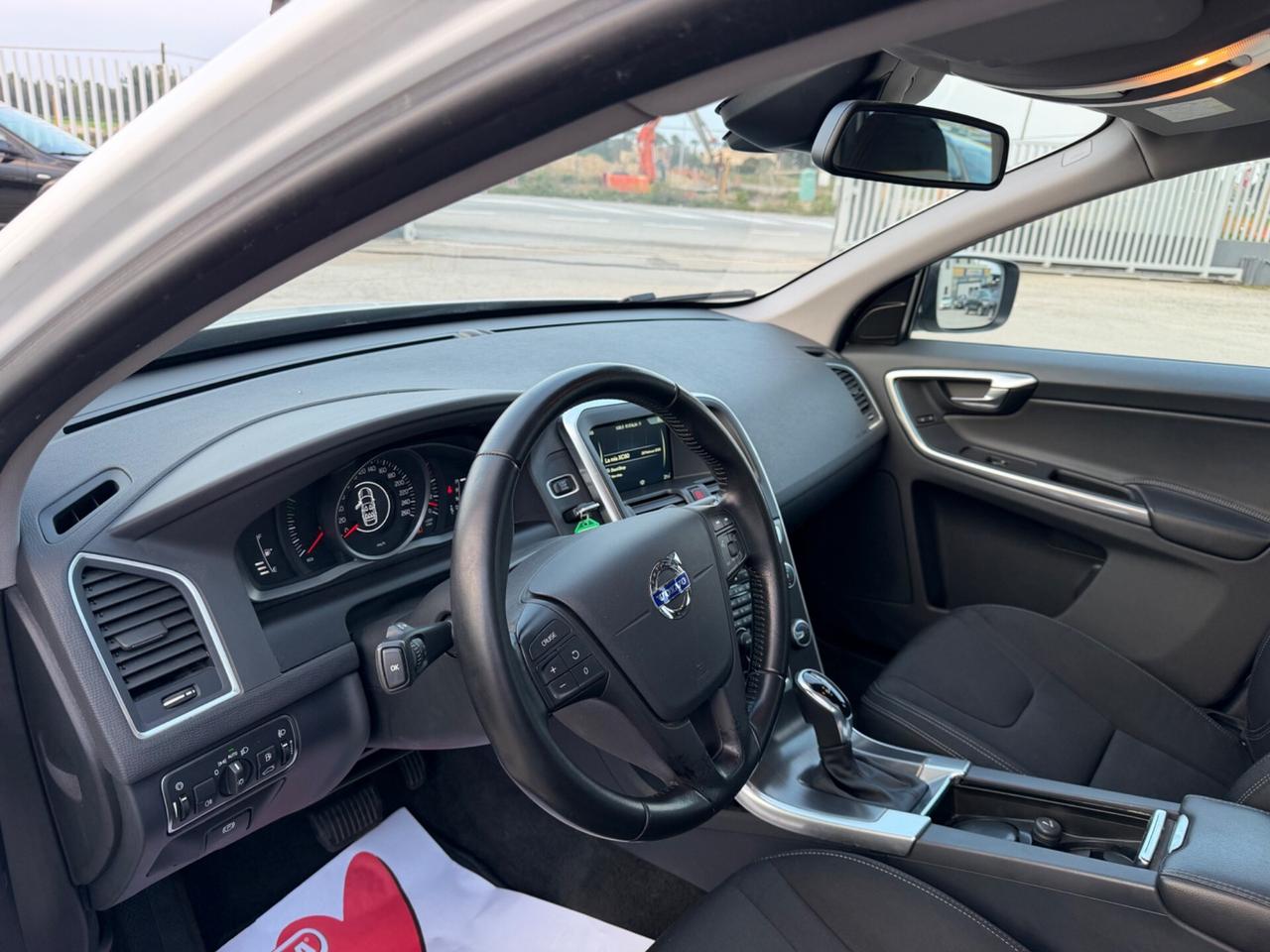 VOLVO XC60 2.0D D3 150CV GEARTRONIC FUL LED MY16