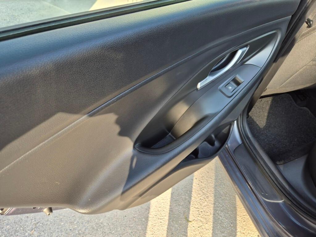 Hyundai i30 1.6 CRDi 110CV NAVI-LED-CAMERA