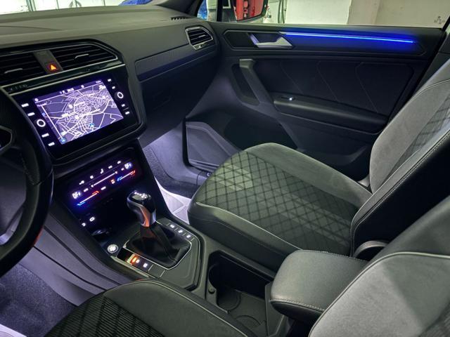 VOLKSWAGEN Tiguan 2.0 TDI 150 CV SCR DSG R-Line LUCI AMBIENTE