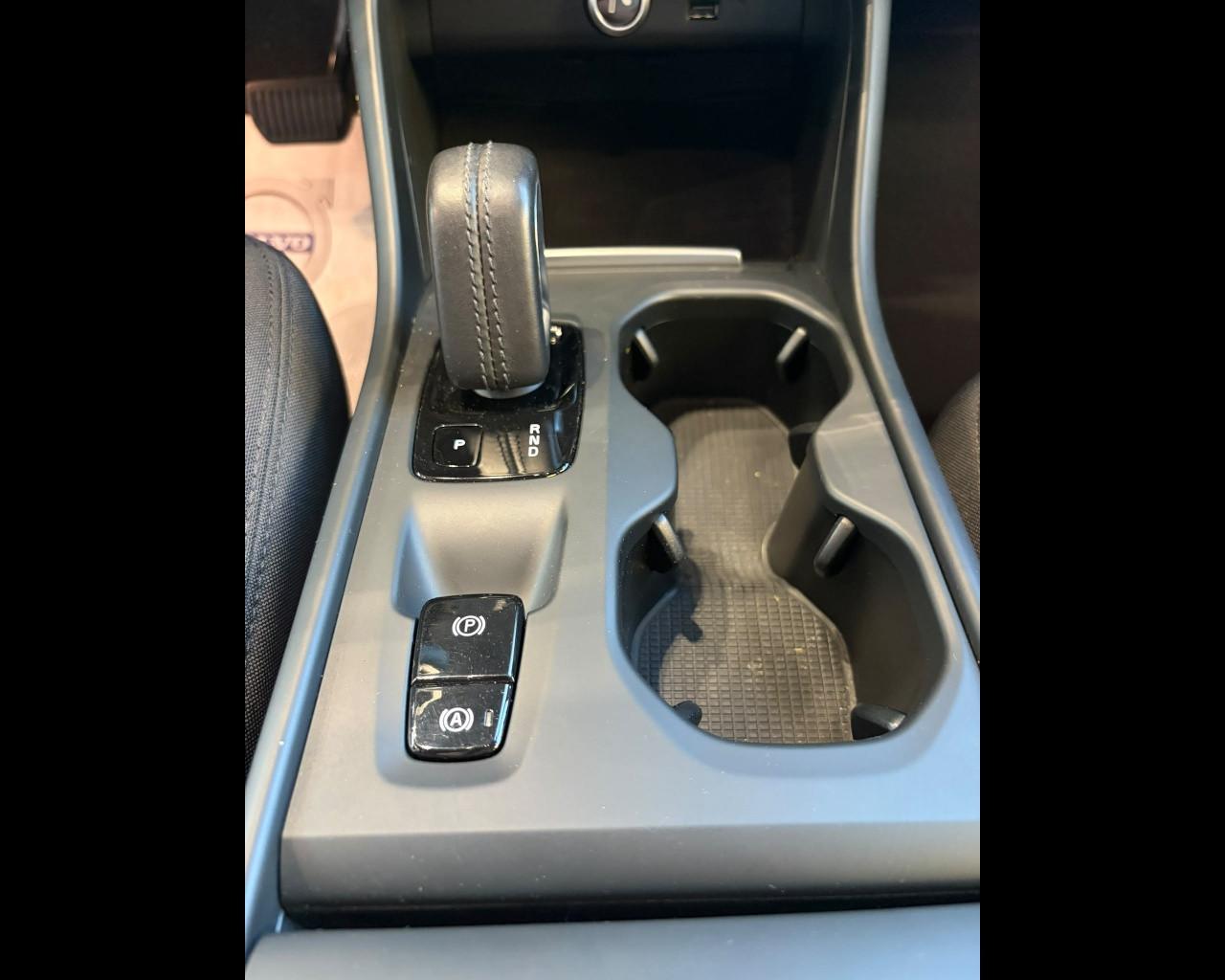 VOLVO XC40 - XC40 1.5 t2 Momentum Pro auto my21