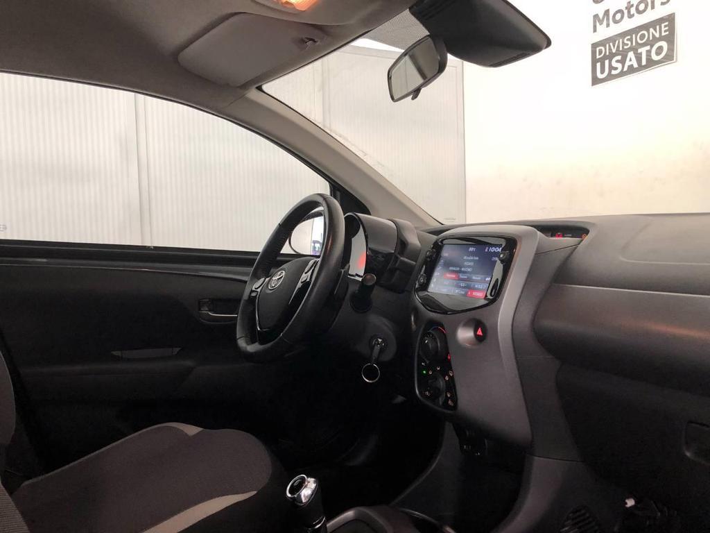 Toyota Aygo 5 Porte 1.0 VVT-i x-play M-MT