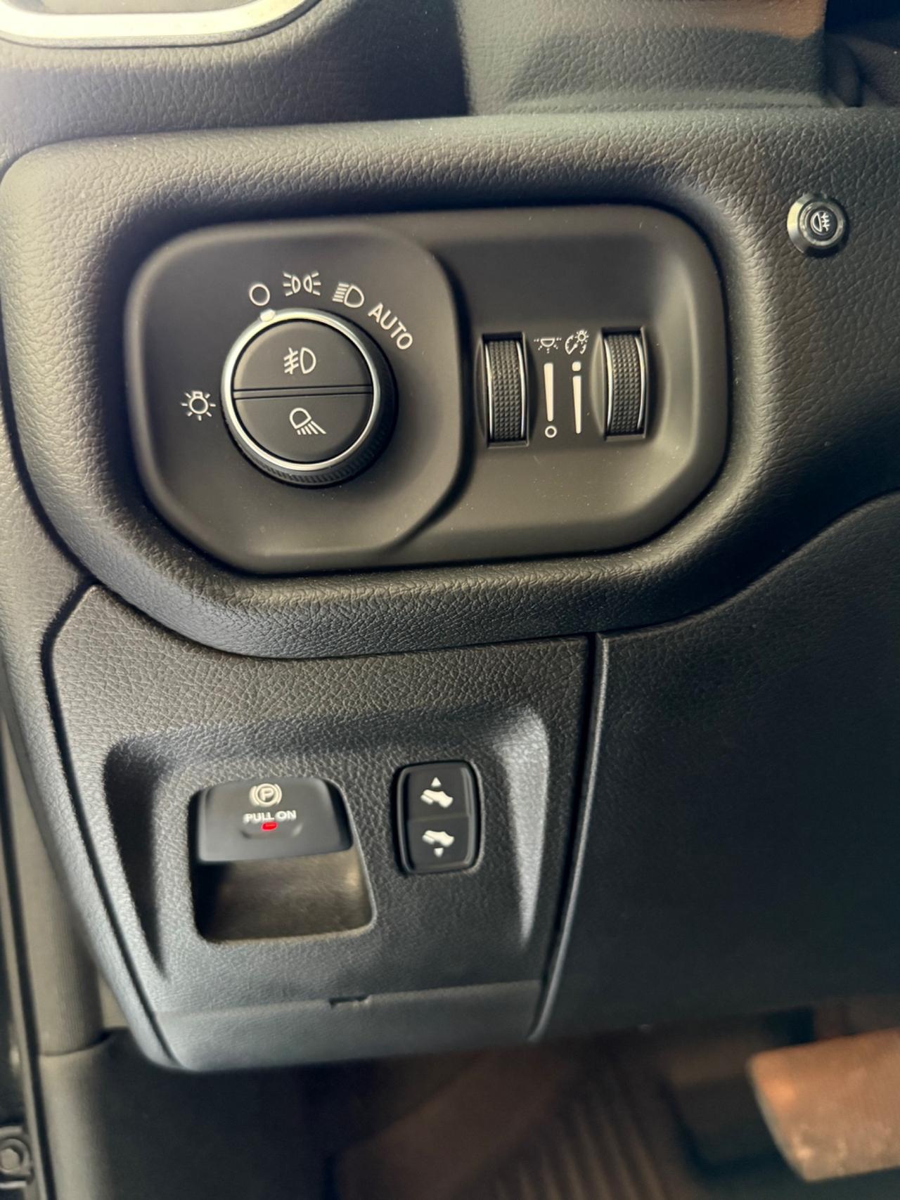 Dodge RAM 1500 BIGHORN 3.6 V6 PREZZO FINITO