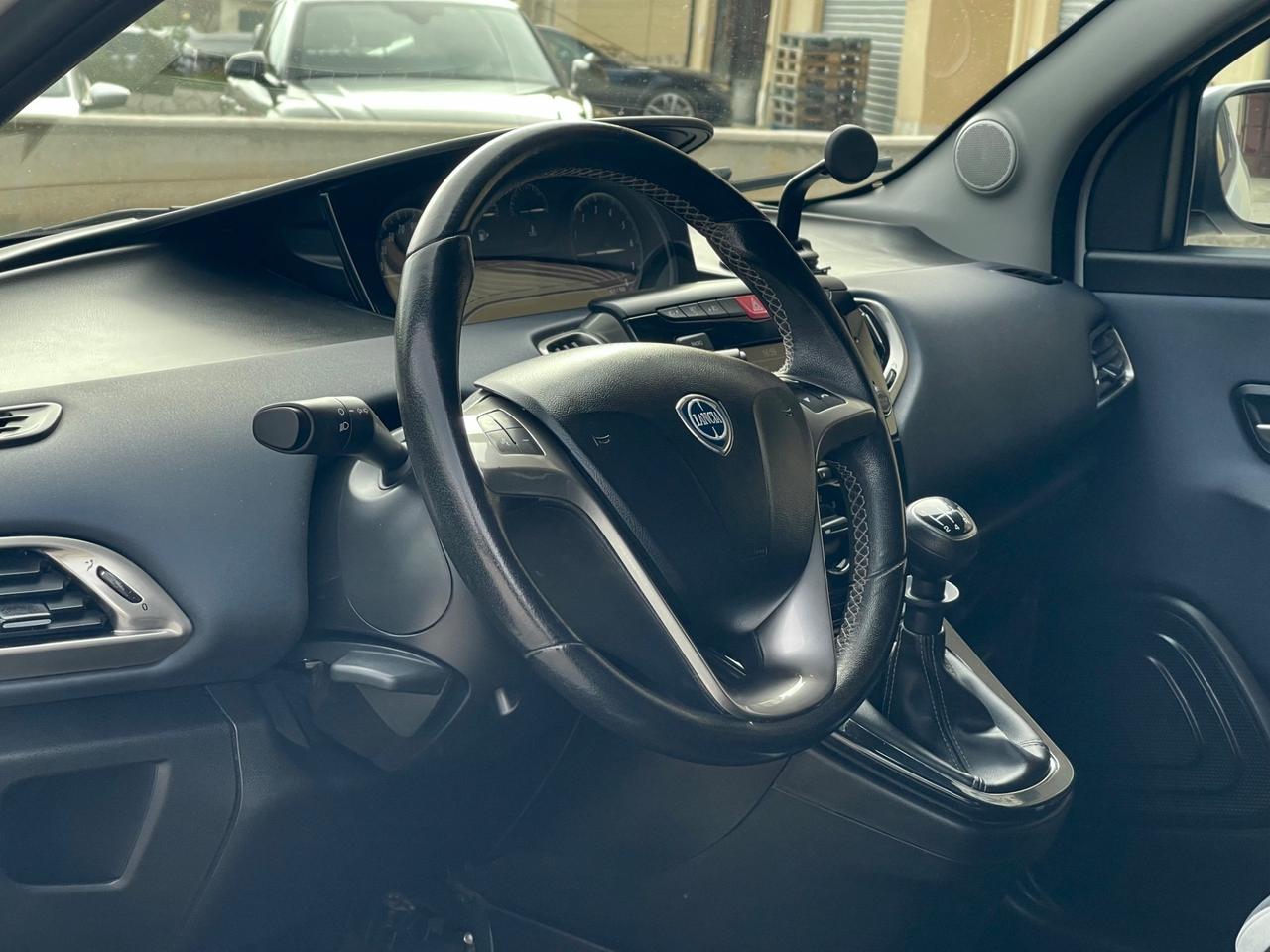 Lancia Ypsilon 1.2 69 CV 5 porte Mya