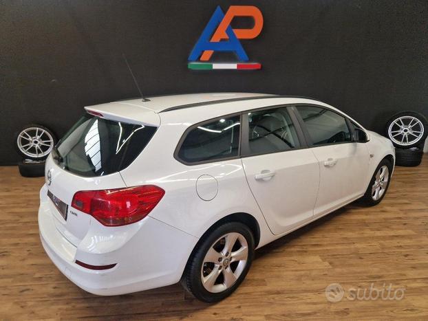 OPEL Astra 1.7 CDTI 110CV Sports Tourer Cosmo