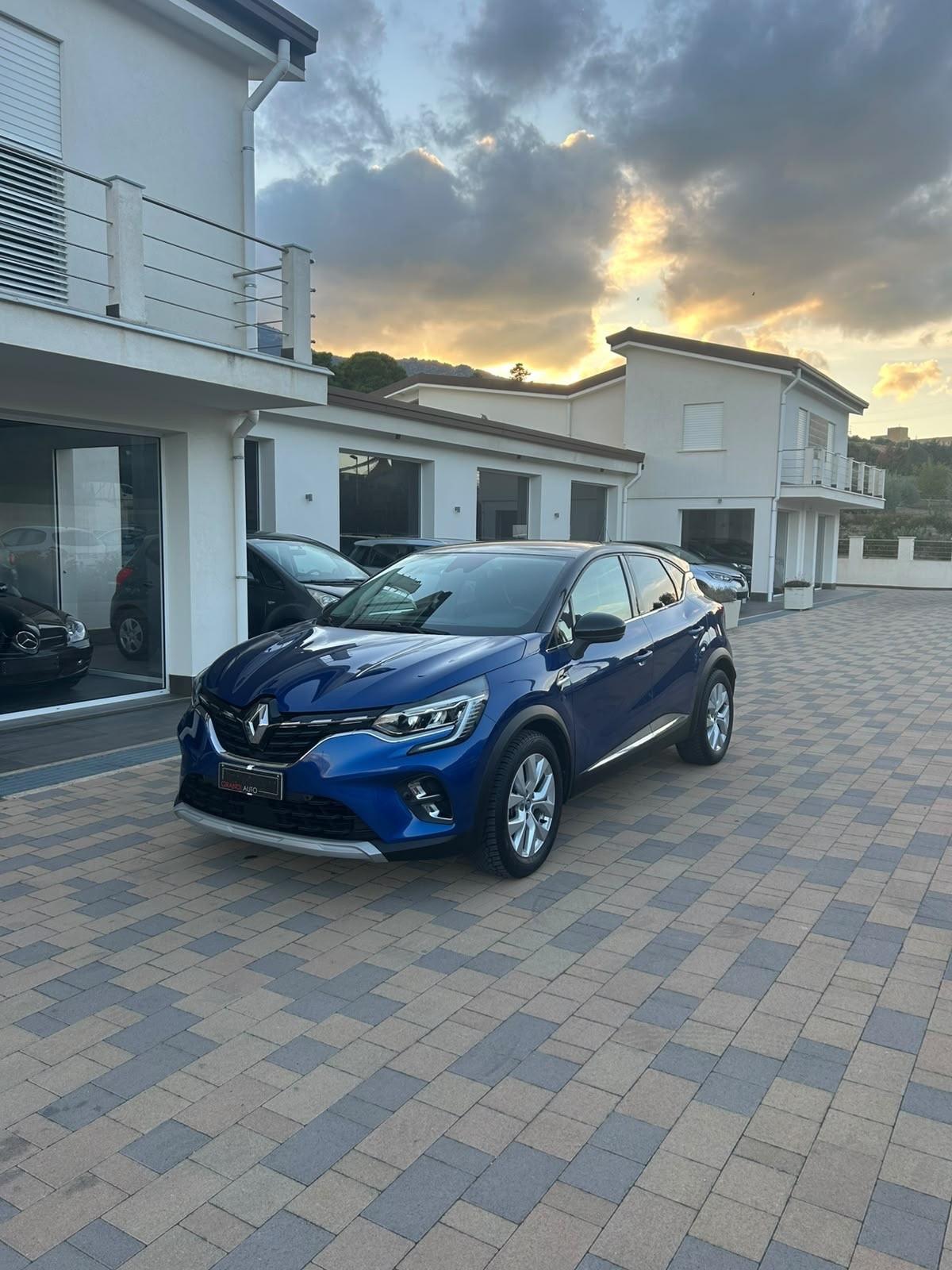 Renault Captur Plug-in Hybrid E-Tech 160 CV Initiale Paris