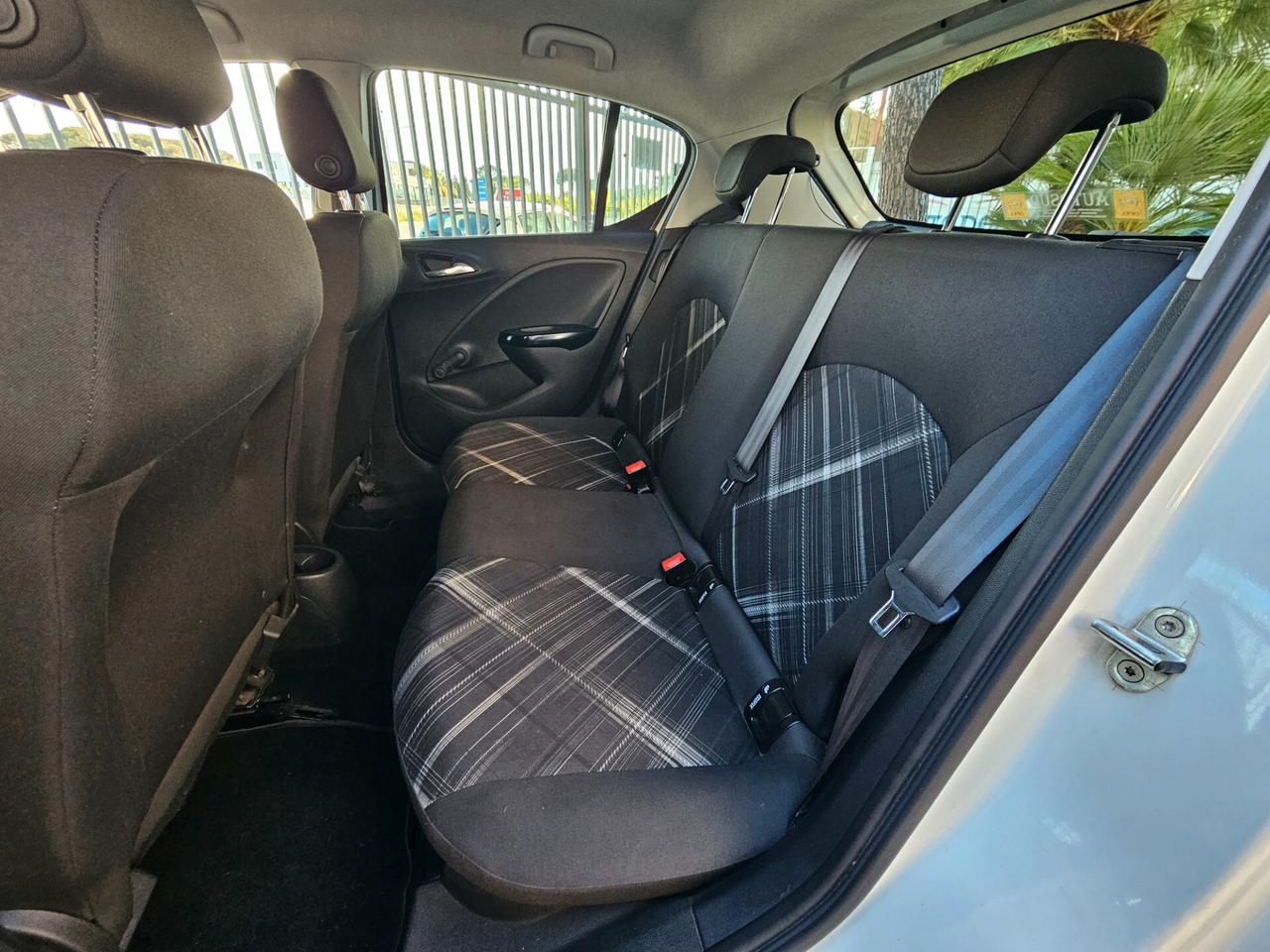 Opel Corsa 1.2 5 porte b-Color
