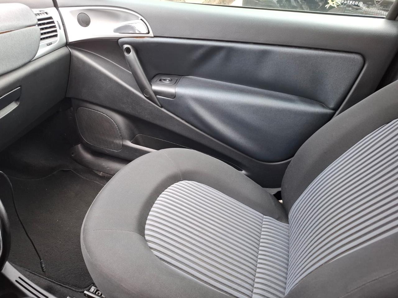 Lancia Ypsilon 1.2 Argento