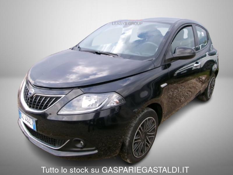 Lancia Ypsilon 1.0 FireFly 5 porte S&S Hybrid Silver