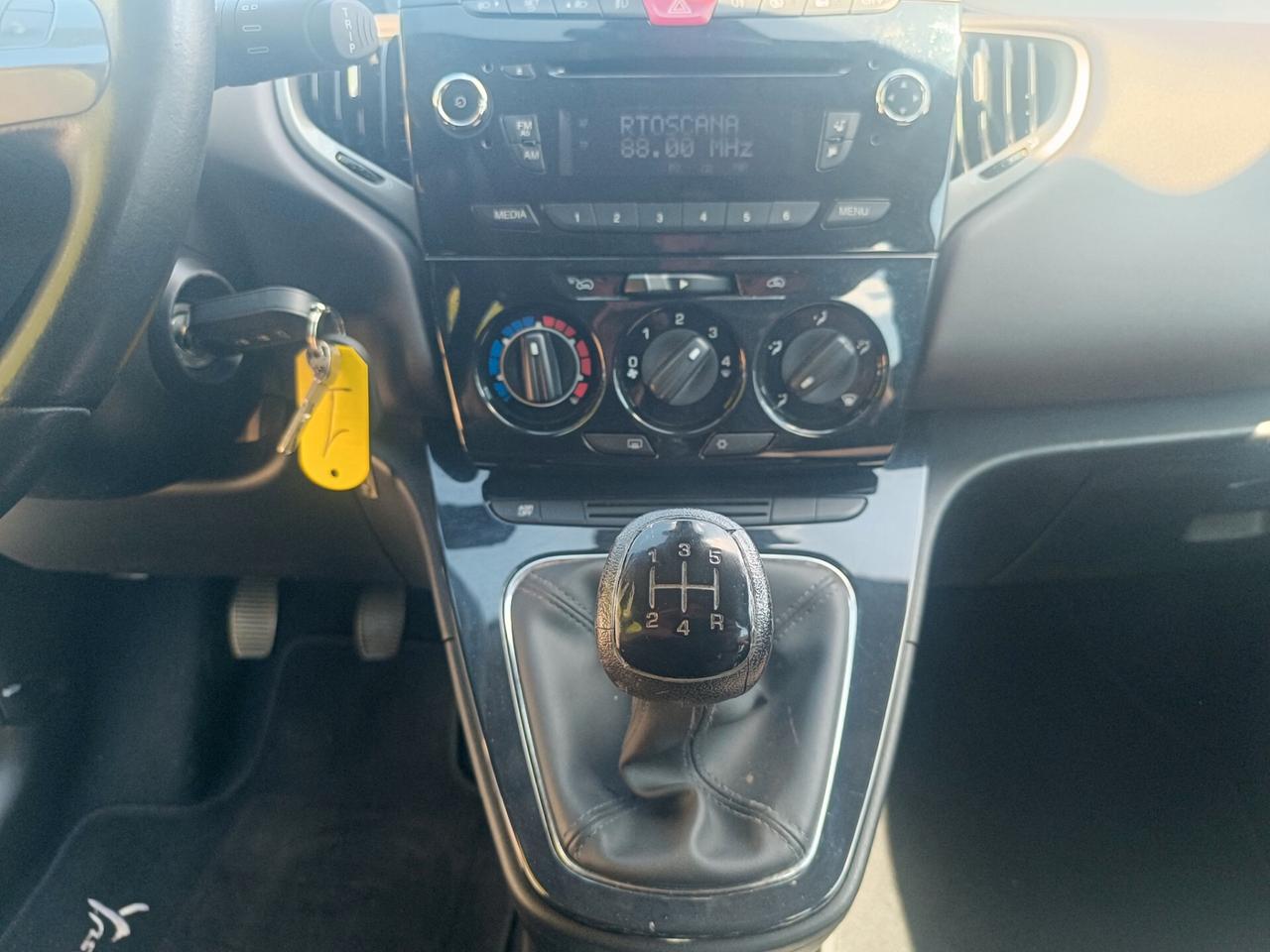 Lancia Ypsilon 1.3 MJT 75 CV SOLAMENTE 129.000 KM